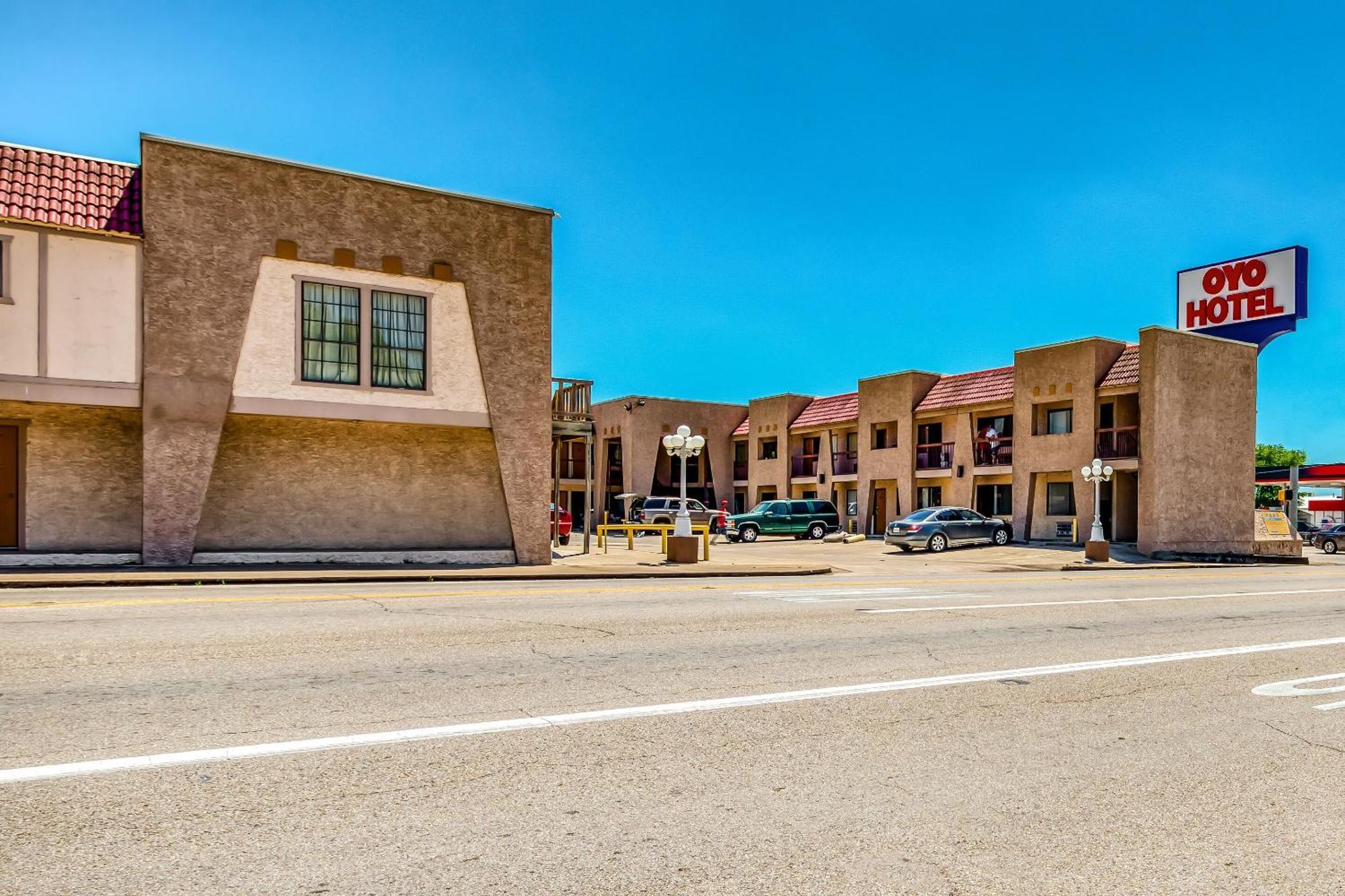 Oyo Hotel Groesbeck Dış mekan fotoğraf