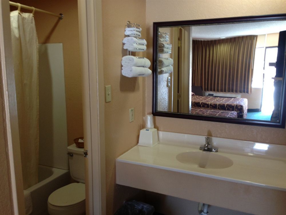 Oyo Hotel Groesbeck Dış mekan fotoğraf