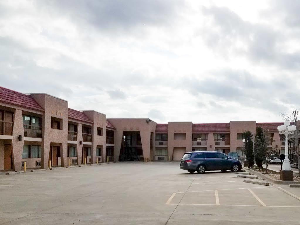 Oyo Hotel Groesbeck Dış mekan fotoğraf