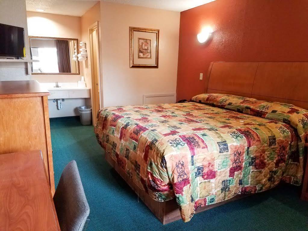 Oyo Hotel Groesbeck Dış mekan fotoğraf
